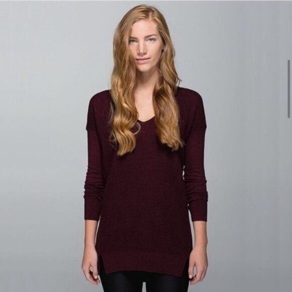 lululemon athletica Sweaters - Lululemon VNeck Ribbed Purple Knit Sweater with Thumbholes Waffle Knit